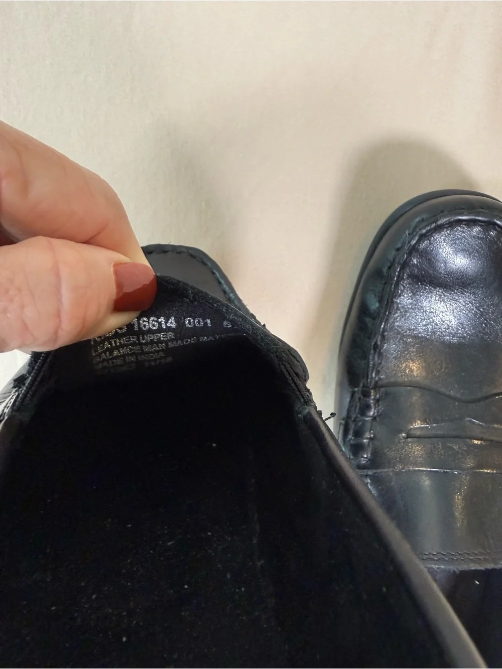 Florsheim Kids Boys Black Leather Penny Loafers, Size 5.5 Medium.